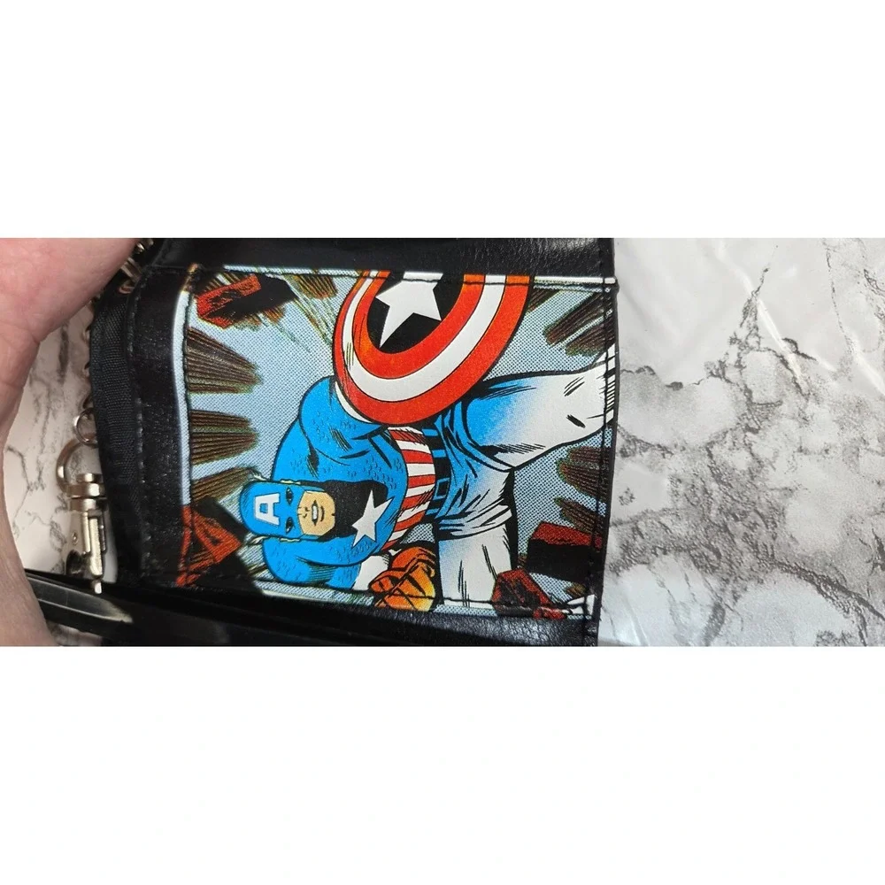 Marvel Kids Captain American Faux Leather Trifold Chain Wallet